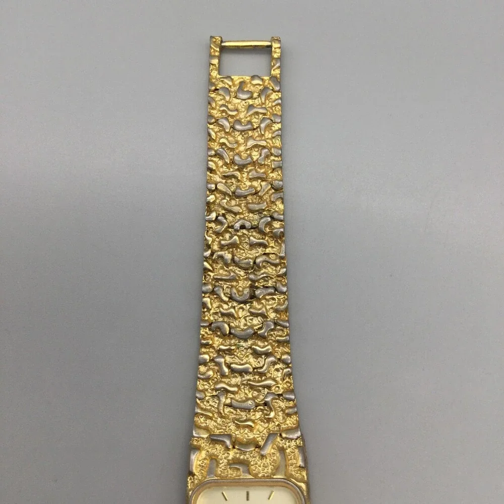 Vintage Risa Women Watch 21mm Gold Tone Nugget Texture Bracelet New Battery 7.5